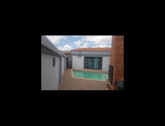 4 BEDROOM HOUSE FOR SALE IN PALM RIDGE